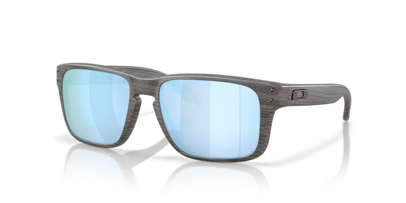 Oakley Holbrook s
