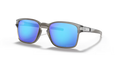 Oakley Latch squared (a)